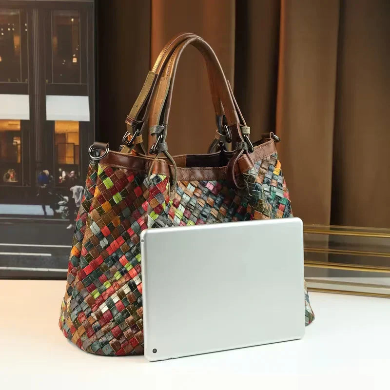 Marina – Encanto ecléctico de un bolso tote elegante